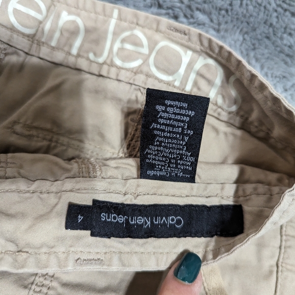 Calvin Klein khaki shorts - Picture 4 of 4